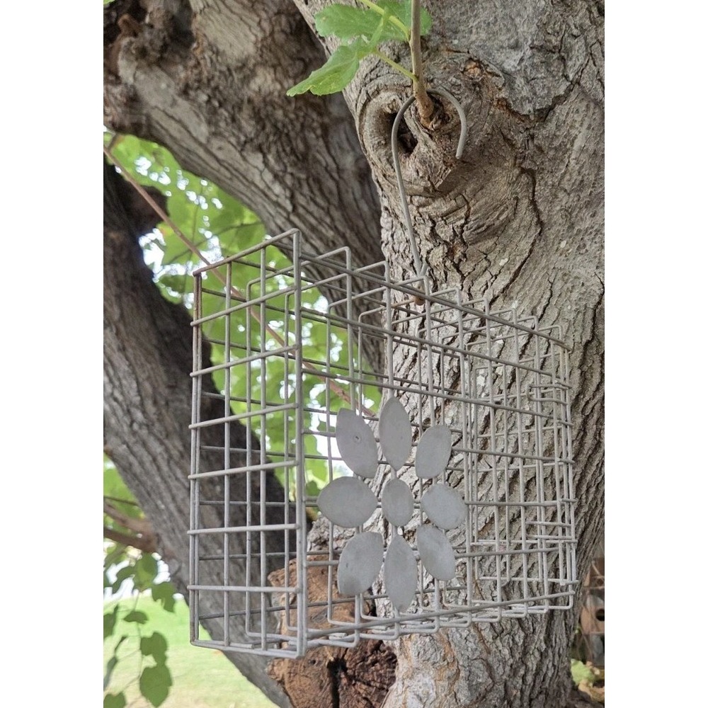 Vintage 60s Hanging Wire Basket Metal Leaf Floral Cottage Farmhouse Decor